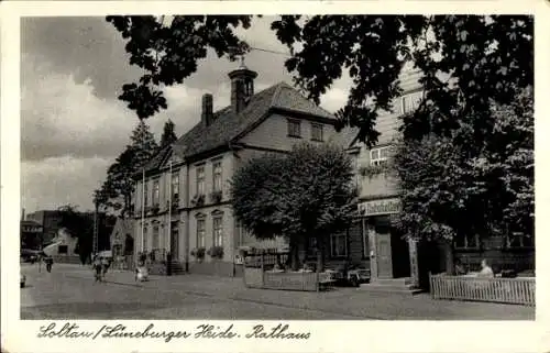 Ak Lüneburger Heide, Rathaus, Gebäude, Bäume, Straße, 