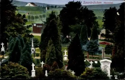 Ak Saarbrücken im Saarland, Friedhofslandschaft, Gräber, Bäume, Blick auf die Umgebung, Text oben