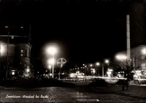 Ak Wiesdorf Leverkusen am Rhein, Leverkusen Wiesdorf bei Nacht, BAYEP, Stadtlichter, Straßenansic