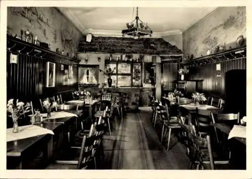 Ak Heidelberg am Neckar, Restaurant innenansicht, Tische, Stühle, Dekoration, Gemälde an der Wand