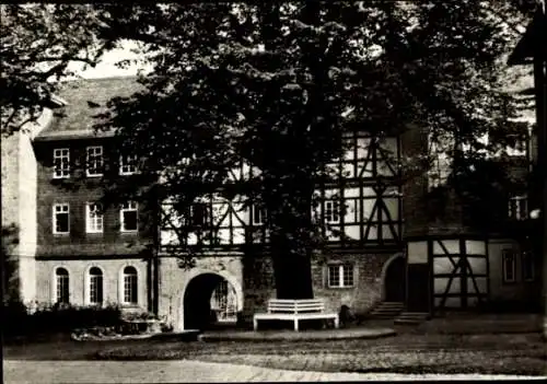 Ak Stadtlengsfeld in der Rhön Thüringen, Sanatorium, Fachwerkgebäude, grüner Baum, Bänke, r Charm