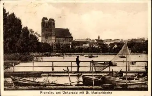 Ak Prenzlau in der Uckermark, Prenzlau am Uckersee, St. Marienkirche, Boote am Wasser
