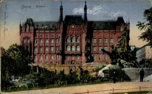 Ak Szczecin Stettin Pommern, Rathaus  wunderschönes Gebäude, Pflanzen im Vordergrund, Details im