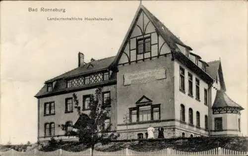 Ak Ronneburg in Thüringen, Landwirtschaftliche Haushaltschule, s Gebäude, keine Personen
