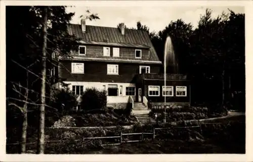 Ak Brotterode Trusetal in Thüringen, Gartenansicht vom Haus am Reitstein