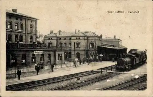 Ak Herbesthal Lontzen Wallonien Lüttich, Bahnhof, Gleisseite, Dampflok