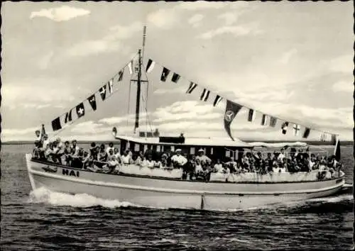 Ak Ostseebad Heiligenhafen in Holstein, Fahrgastschiff Hai, Kapitän Willy Freter