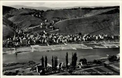 Ak Uerzig Ürzig an der Mosel, Fliegeraufnahme
