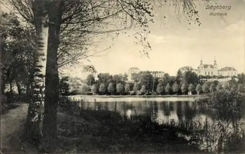 Ak Bad Segeberg in Holstein, Kurhaus in  ruhige Natur, Wasserblick, Bäume, schattige Szene