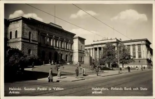 Ak Helsinki Helsingfors Finnland, Gebäude der Finnischen Bank, Staatsarchiv, Stadtansicht, Mensch