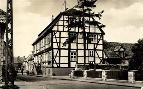 Ak Oebisfelde in Sachsen Anhalt, Magdeburger Straße, Fachwerkhaus