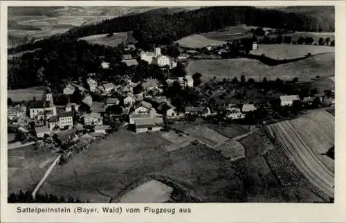 Ak Sattelpeilnstein Traitsching im Bayerischen Wald, Luftaufnahme von  Bayer. Wald, Landschaft, H