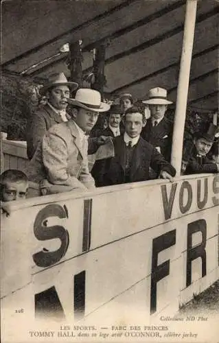 Ak  Parc des Princes, Loge, Radrennfahrer Tommy Hall, Jockey O'Connor