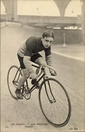 Ak Radrennfahrer Piard, französischer Sprinter, Radrennbahn