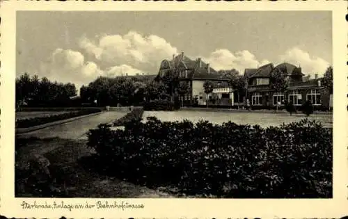 Ak Sterkrade Oberhausen am Rhein, Anlage an der Bahnhofstrasse, Bäume, Gebäude