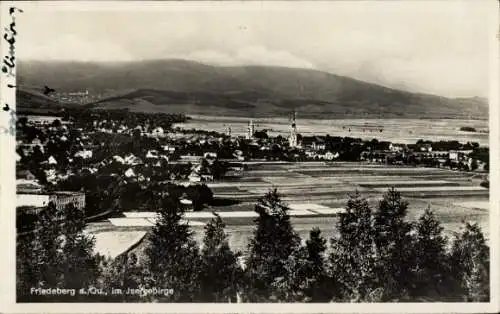 Ak Mirsk Friedeberg am Queis Schlesien, Landschaftsaufnahme, Stadtansicht, Felder, Berge im Hinte
