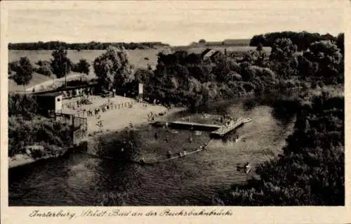 Ak Tschernjachowsk Insterburg Ostpreußen, Stadt Bad an der Reichsbahnbrücke, Schwimmer, Badegäste
