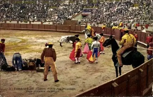Ak Stierkampf, Jeu des Picadors, Toro arranca de largo