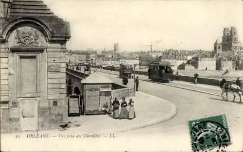 Ak Orléans Loiret, Stadtansicht, Straßenbahn,  Architektur, Personen im Vordergrund