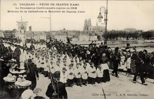 Ak Orléans Loiret, Prozessionsszene, Kinder, Banner, 1908, Jeanne d'Arc, Kathedrale