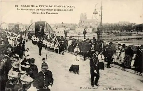 Ak Orléans Loiret, Fetes de Jeanne d'Arc, La Procession traditionnelle reprise en 1908, Clerge