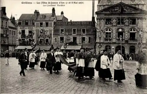 Ak Orléans Loiret, Feste zu Ehren von Jeanne d'Arc, Prozession,  Gebäude, Menschenmenge