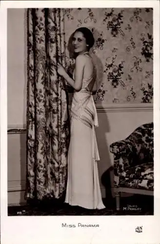 Ak Miss Panama, Portrait im Kleid