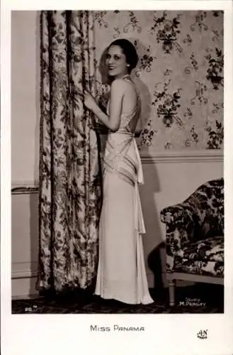 Ak Miss Panama, Portrait im Kleid