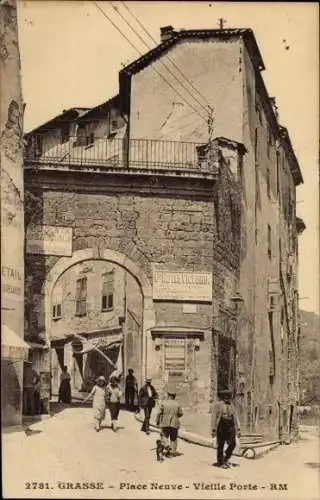 Ak Grasse Alpes Maritimes, Historisches Gebäude, Platz Neuve, alte Stadtmauer, Werbung, Fußgänger
