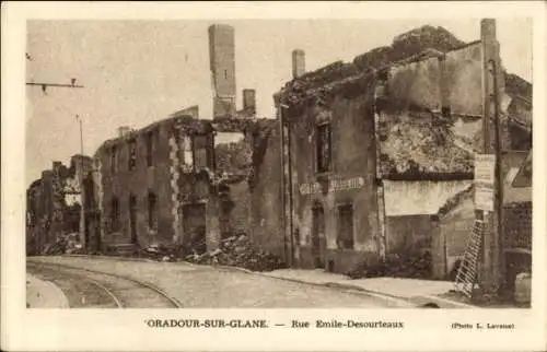 Ak Oradour sur Glane Haute Vienne, Rue Emile-Desourteaux