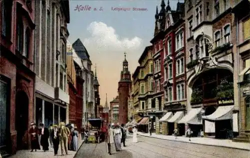 Ak Halle an der Saale, Straßenszene in  Leipziger Strasse,  Gebäude, Menschen