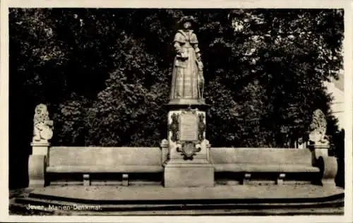 Ak Jever in Oldenburg Friesland, Marien-Denkmal, Statue, Bänke, Bäume