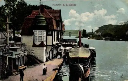 Ak Hameln an der Weser Niedersachsen, Hafenansicht, Weser, Schiffe, Haus mit Turm, grüne Kuppel