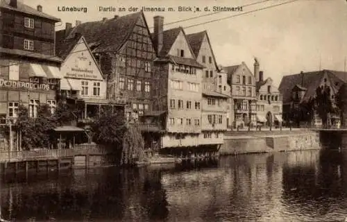 Ak Lüneburg in Niedersachsen,  Partie an der Ilmenau, Blick auf den Stintmarkt, alte Gebäude