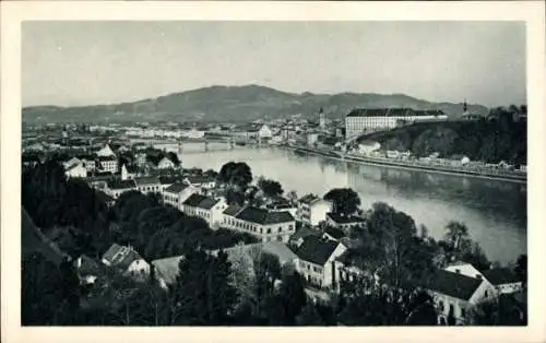 Ak Linz an der Donau Oberösterreich, Panoramablick auf Linz, Donau, Berge im Hintergrund