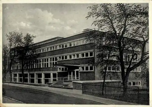 Ak Jena in Thüringen, Studentenhaus, Gebäude mit Fenstern, Bäume, Straße