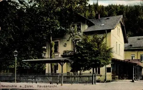Ak Neumühle an der Elster Greiz in Thüringen, Hotel Neumühle, Hausansicht, Mehrstöckiges Gebäude,