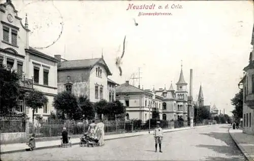 Ak Neustadt an der Orla, Neustadt a. d. Orla, Bismarckstraße,  Architektur