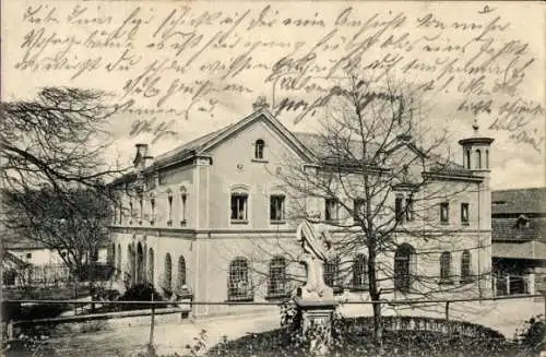 Ak Dresden Neustadt,  mit Ansicht eines Gebäudes, Bäume, Statue, handschriftlicher Text