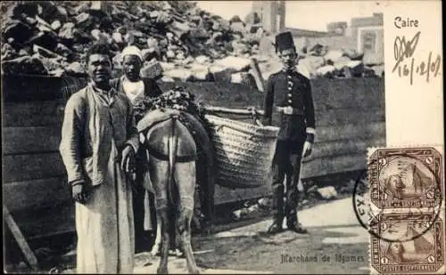 Ak Cairo Kairo Ägypten, Mann mit Gemüse, Esel, Soldat,  Aufnahme
