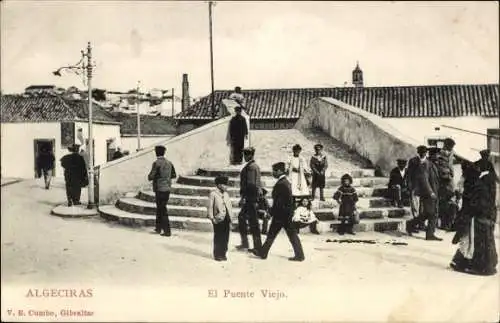 Ak Algeciras Andalusien, Vorderseite zeigt eine Brücke, Menschen, Stadtlandschaft,  Atmosphäre