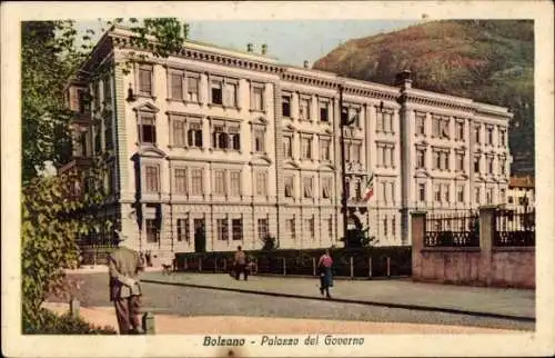 Ak Bozen Bolzano Südtirol, Bolzano Palazzo del Governo,  Gebäude, Bäume, Menschen