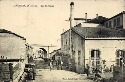 Ak Gondrecourt le Chateau Meuse, GONDRECOURT, Rue de Bonnet, Straßenansicht,  Gebäude, Menschen