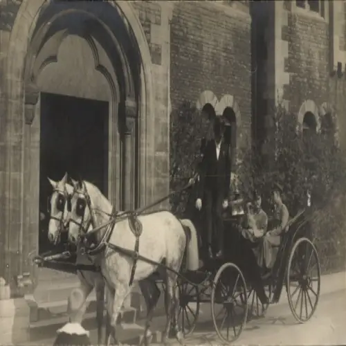 Foto Ak Herzog Ernst August von Braunschweig, Herzog von Cumberland, Kutsche, Kirche