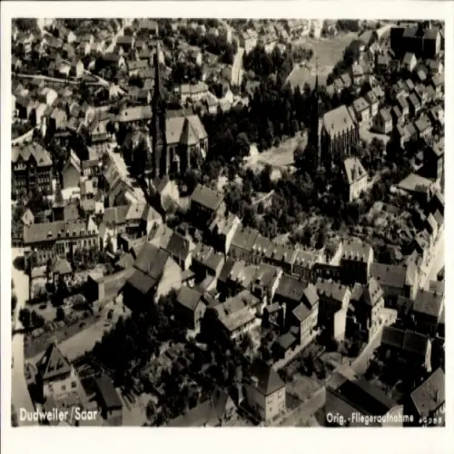 Ak Dudweiler Saarbrücken im Saarland, Luftaufnahme von  Saar, Stadtansicht, Häuser, Kirchen