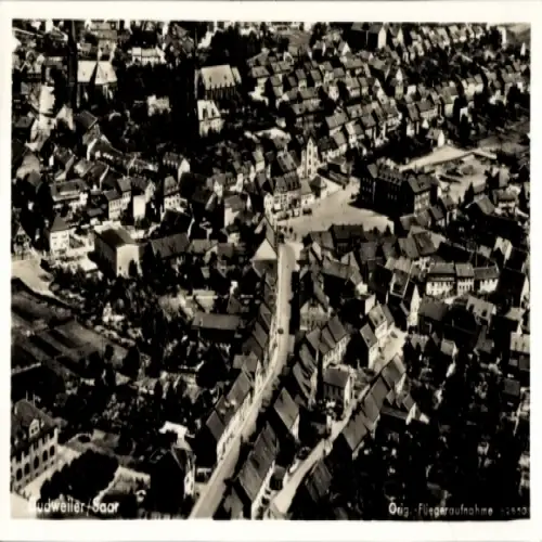 Ak Dudweiler Saarbrücken im Saarland, Luftaufnahme von  viele Häuser, Schwarz-Weiß-Fotografie