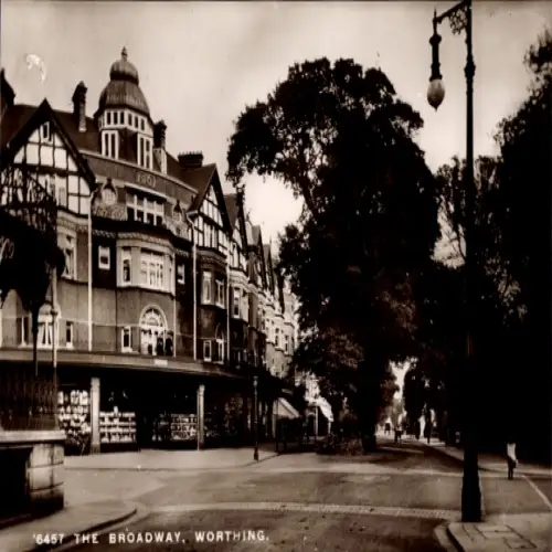 PC Worthing West Sussex England, The Broadway