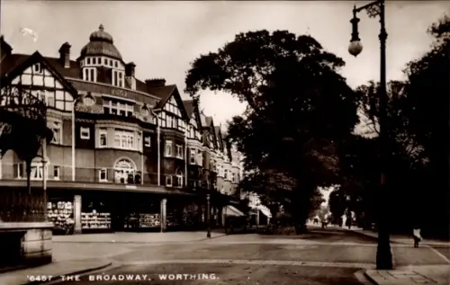 PC Worthing West Sussex England, The Broadway