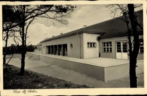 Ak Mrzeżyno Ostseebad Deep Pommern, Seitenansicht vom Gebäude