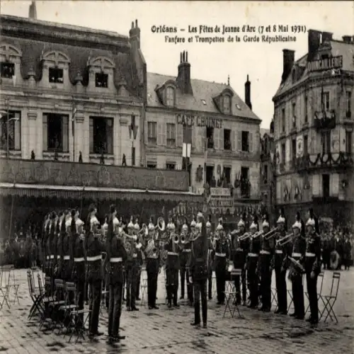 Ak Orléans Loiret, Feste von Jeanne d'Arc, Militärkapelle, Trompeten, CAFE CHOINET